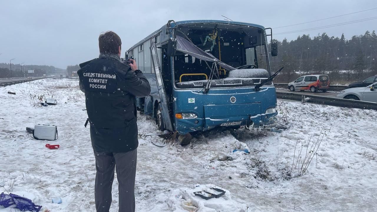 На месте ДТП с автобусом во Владимирской области. 13 декабря 2022 - РИА Новости, 1920, 13.12.2022