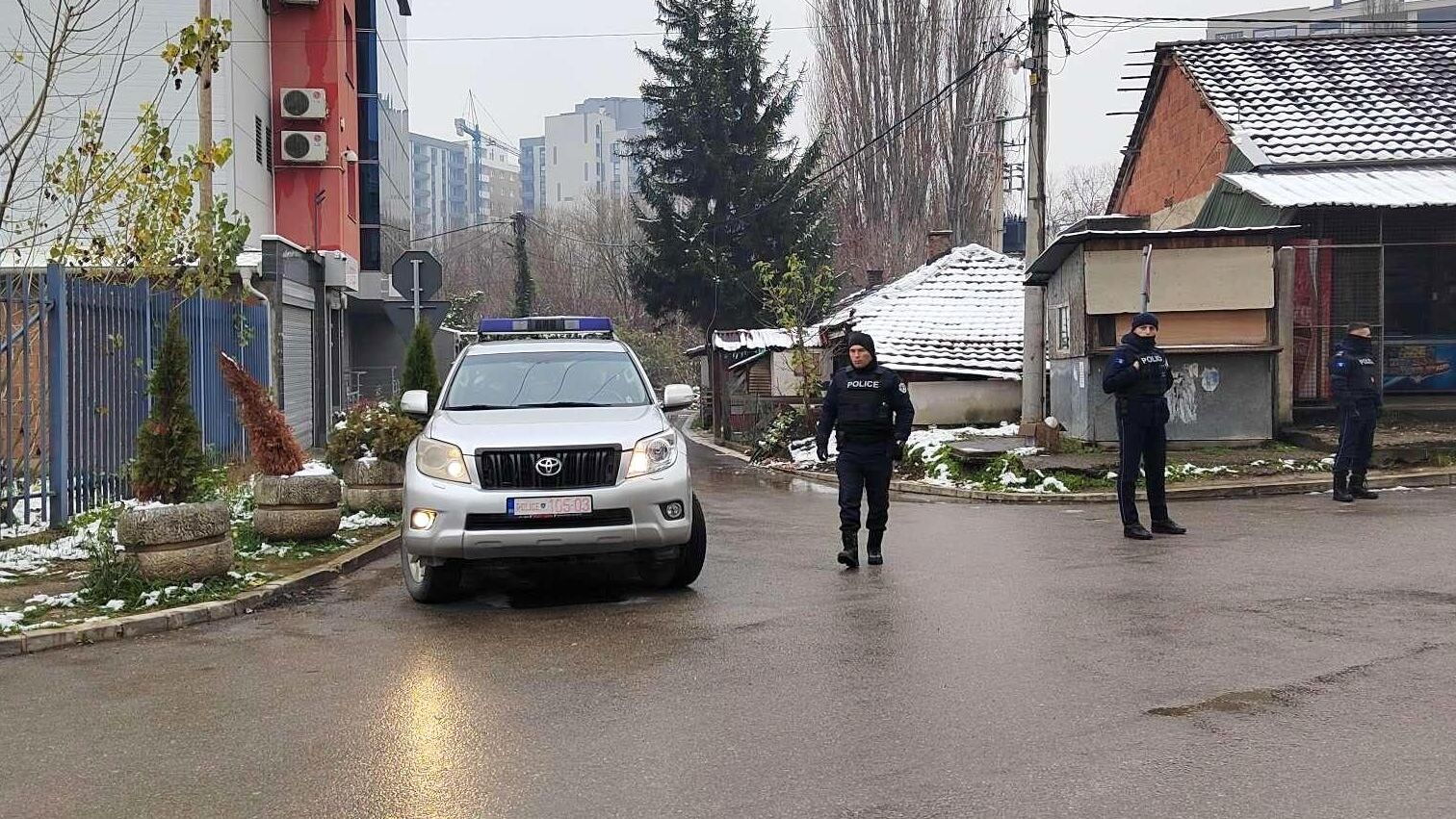 Сотрудники полиции в Косовска-Митровице Сотрудники полиции в Косовска-Митровице - РИА Новости, 1920, 18.12.2022