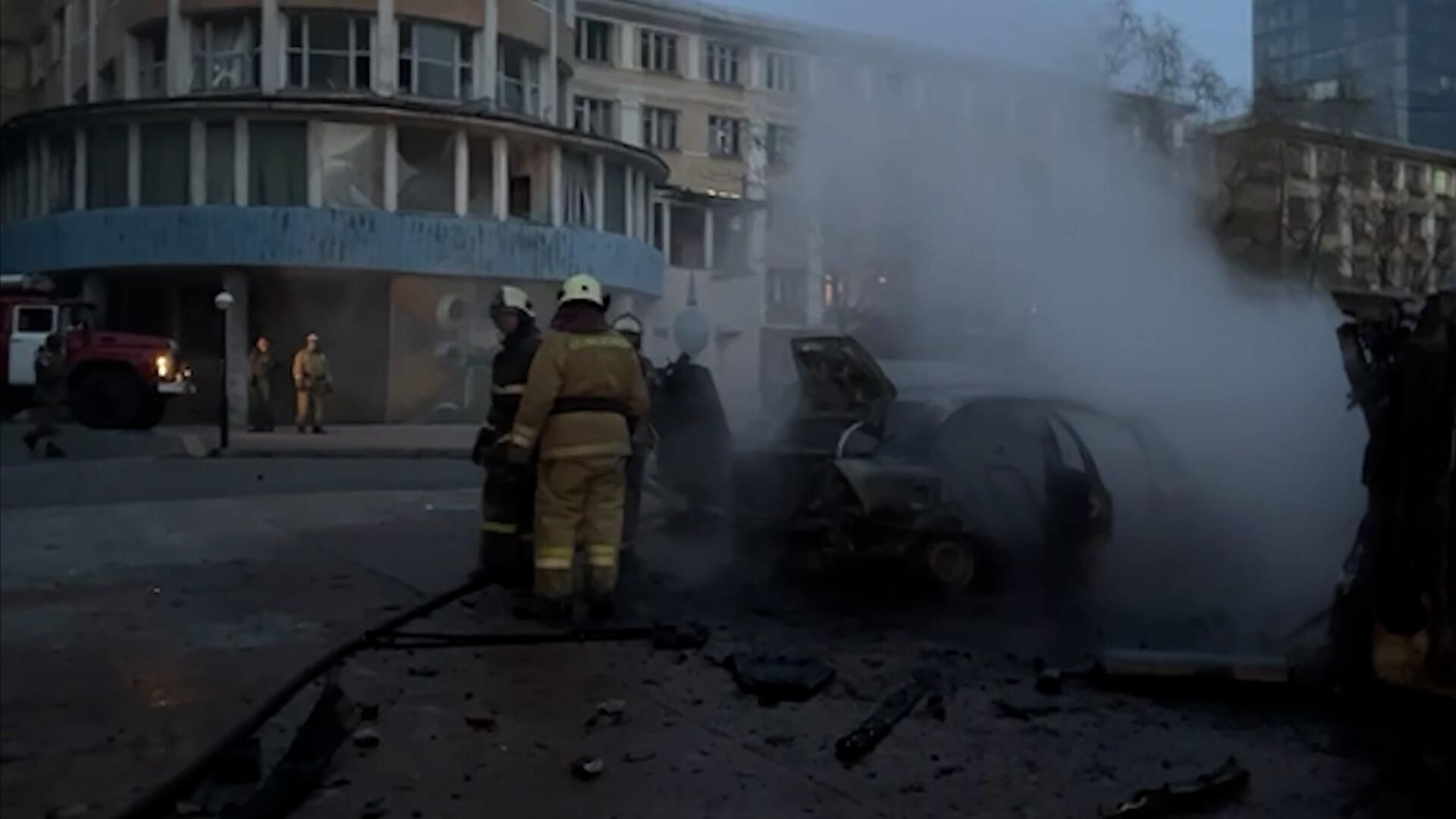 Пожарные ликвидировали последствия ночного обстрела Донецка Пожарные ликвидировали последствия ночного обстрела Донецка - РИА Новости, 1920, 15.12.2022