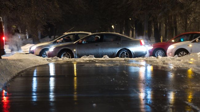 Движение транспорта по улице