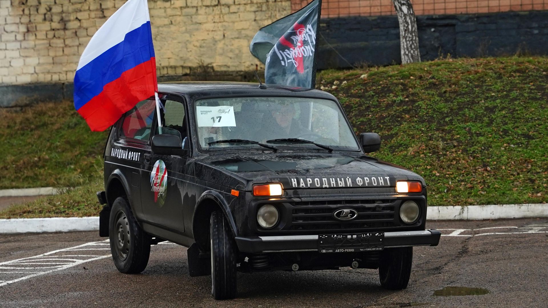 Автомобиль Нива, переданный Общероссийским народным фронтом Народной милиции ЛНР Автомобиль Нива, переданный Общероссийским народным фронтом Народной милиции ЛНР - РИА Новости, 1920, 27.12.2022