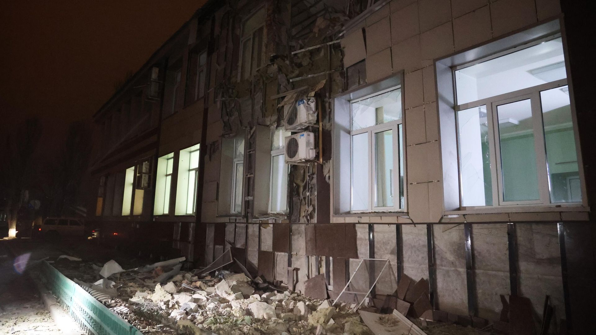 Последствия обстрела больницы в Калининском районе Донецка Последствия обстрела больницы в Калининском районе Донецка - РИА Новости, 1920, 19.12.2022