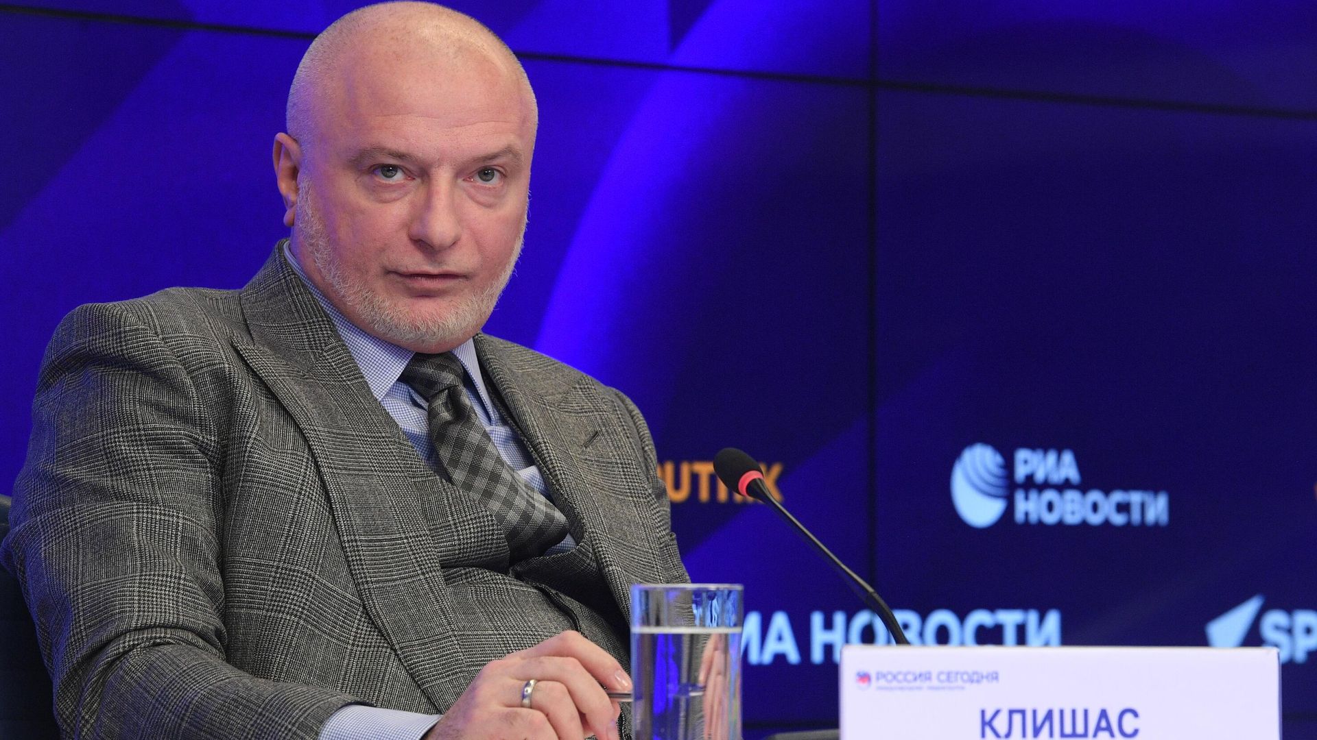 Председатель Комитета Совета Федерации по конституционному законодательству и государственному строительству Андрей Клишас Председатель Комитета Совета Федерации по конституционному законодательству и государственному строительству Андрей Клишас - РИА Новости, 1920, 27.03.2024