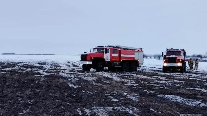Пожарные автомобили на месте происшествия на газопроводе Уренгой – Помары – Ужгород. 20 декабря 2022 Пожарные автомобили на месте происшествия на газопроводе Уренгой – Помары – Ужгород. 20 декабря 2022 - РИА Новости, 1920, 20.12.2022