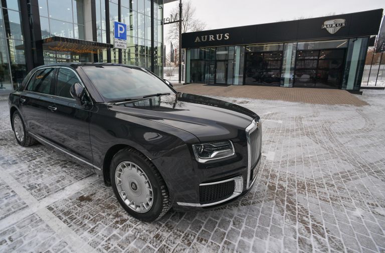 Седан Aurus Senat в первом дилерском центре российского люксового бренда Aurus Aurus Автодом Санкт-Петербург Седан Aurus Senat в первом дилерском центре российского люксового бренда Aurus Aurus Автодом Санкт-Петербург