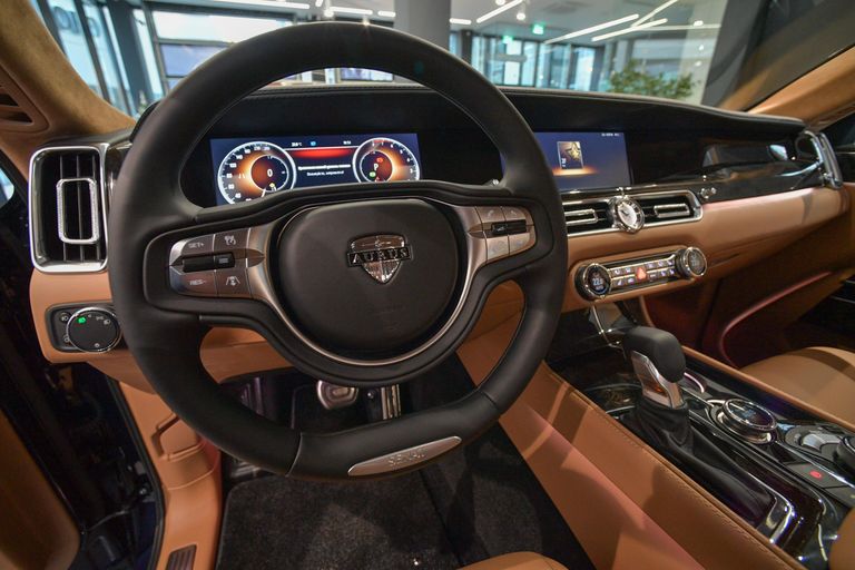 Салон седана Aurus Senat в первом дилерском центре российского люксового бренда Aurus Aurus Автодом Санкт-Петербург Салон седана Aurus Senat в первом дилерском центре российского люксового бренда Aurus Aurus Автодом Санкт-Петербург