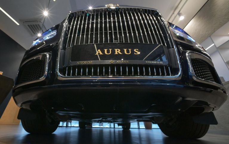 Седан Aurus Senat в первом дилерском центре российского люксового бренда Aurus Aurus Автодом Санкт-Петербург Седан Aurus Senat в первом дилерском центре российского люксового бренда Aurus Aurus Автодом Санкт-Петербург