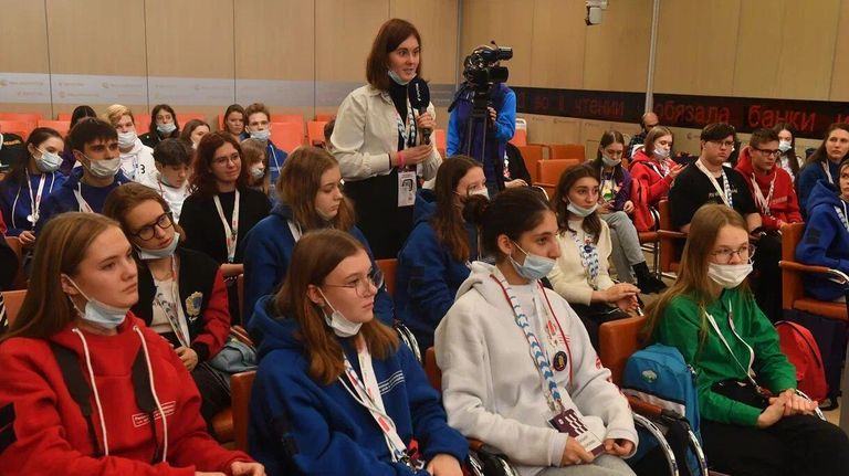 Дмитрий Киселев встретился с участниками Движения первых Дмитрий Киселев встретился с участниками Движения первых