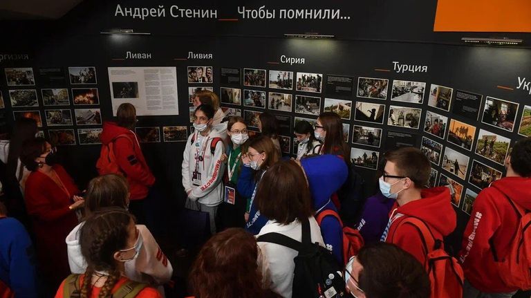 Дмитрий Киселев встретился с участниками Движения первых Дмитрий Киселев встретился с участниками Движения первых