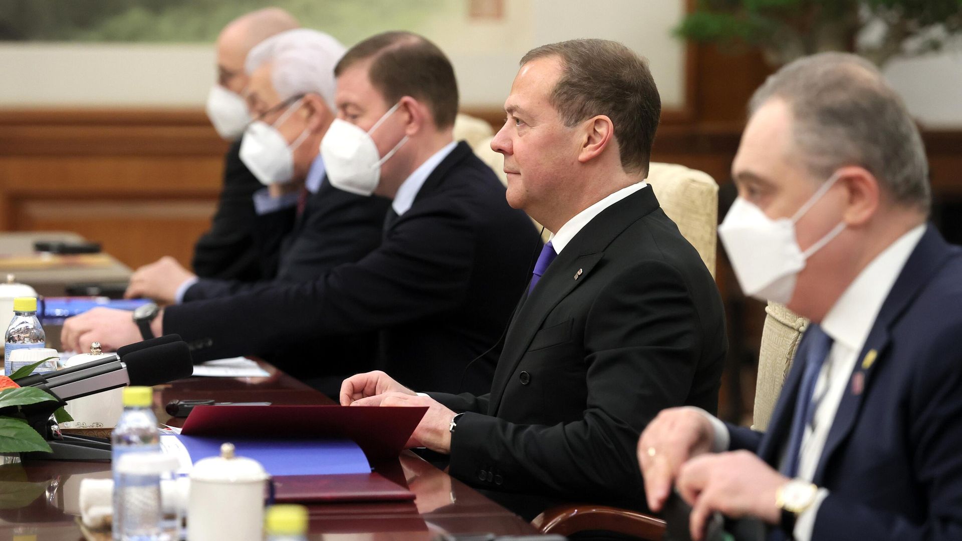 Заместитель председателя Совета безопасности РФ, председатель партии Единая Россия РФ Дмитрий Медведев во время встречи в Пекине с генеральным секретарем Компартии Китая, председателем КНР Си Цзиньпином. 21 декабря 2022 Заместитель председателя Совета безопасности РФ, председатель партии Единая Россия РФ Дмитрий Медведев во время встречи в Пекине с генеральным секретарем Компартии Китая, председателем КНР Си Цзиньпином. 21 декабря 2022 - РИА Новости, 1920, 21.12.2022