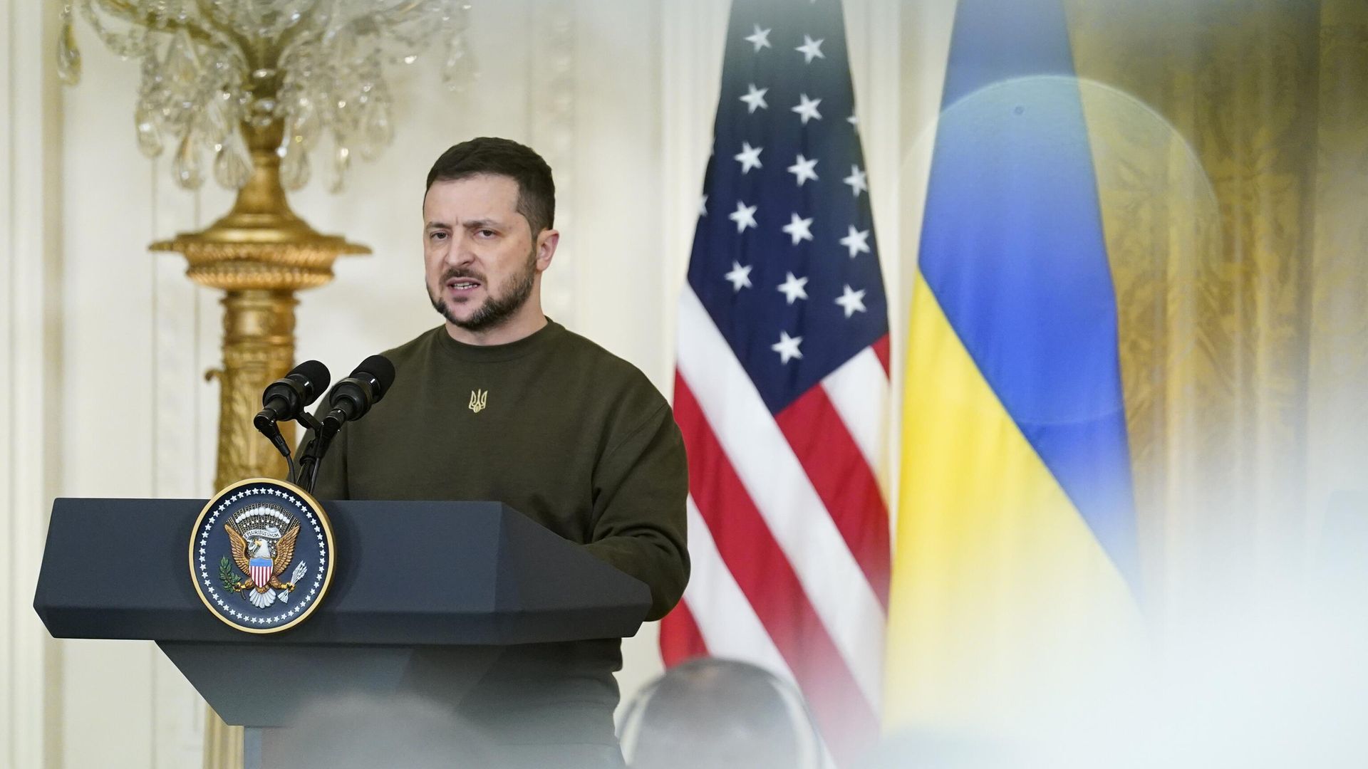 Президент Украины Владимир Зеленский выступает во время пресс-конференции с президентом Джо Байденом в Восточном зале Белого дома в Вашингтоне Президент Украины Владимир Зеленский выступает во время пресс-конференции с президентом Джо Байденом в Восточном зале Белого дома в Вашингтоне - РИА Новости, 1920, 22.12.2022