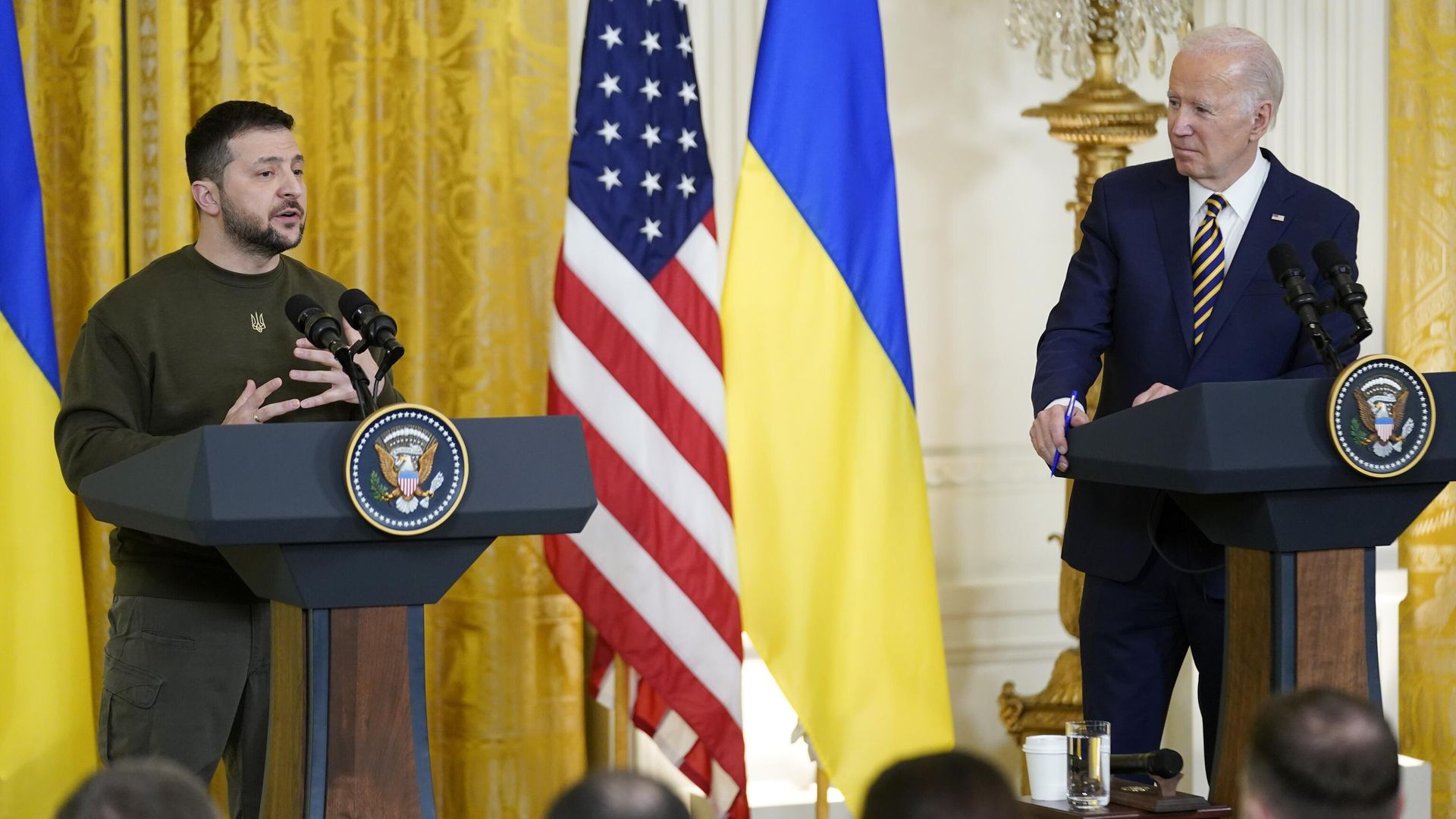 Президент Украины Владимир Зеленский и президент США Джо Байден во время пресс-конференции в Восточном зале Белого дома в Вашингтоне Президент Украины Владимир Зеленский и президент США Джо Байден во время пресс-конференции в Восточном зале Белого дома в Вашингтоне - РИА Новости, 1920, 24.12.2022