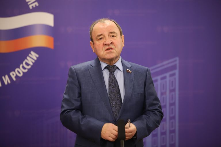Председатель Комиссии Парламентского Собрания по бюджету, налогам и финансовому рынку Виктор Селиверстов Председатель Комиссии Парламентского Собрания по бюджету, налогам и финансовому рынку Виктор Селиверстов