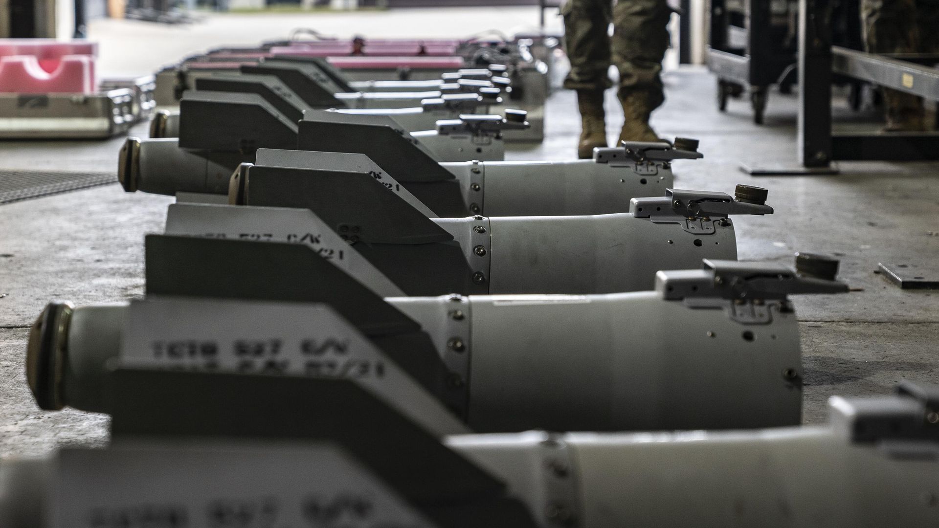 Комплекты наведения и управления JDAM, готовые к установке на авиабомбы GBU-54 Комплекты наведения и управления JDAM, готовые к установке на авиабомбы GBU-54 - РИА Новости, 1920, 11.10.2024
