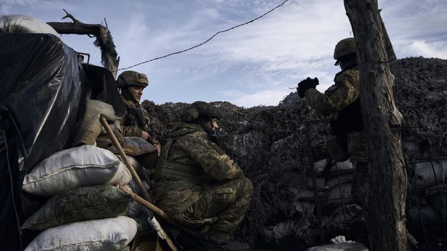 Украинские военные под Марьинкой