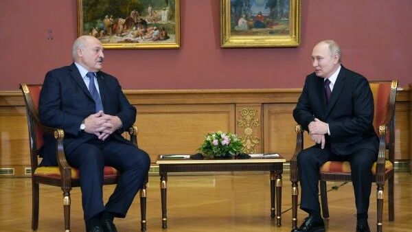 Встреча Путина и Лукашенко в Русском музее Встреча Путина и Лукашенко в Русском музее - РИА Новости, 1920, 27.12.2022