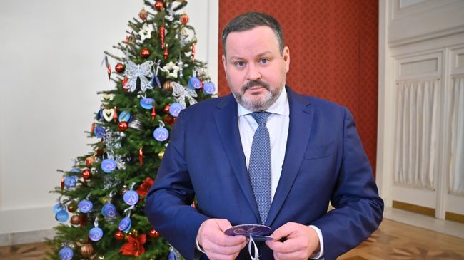 Министр труда и социальной защиты РФ Антон Котяков принимает участие в акции Елка желаний