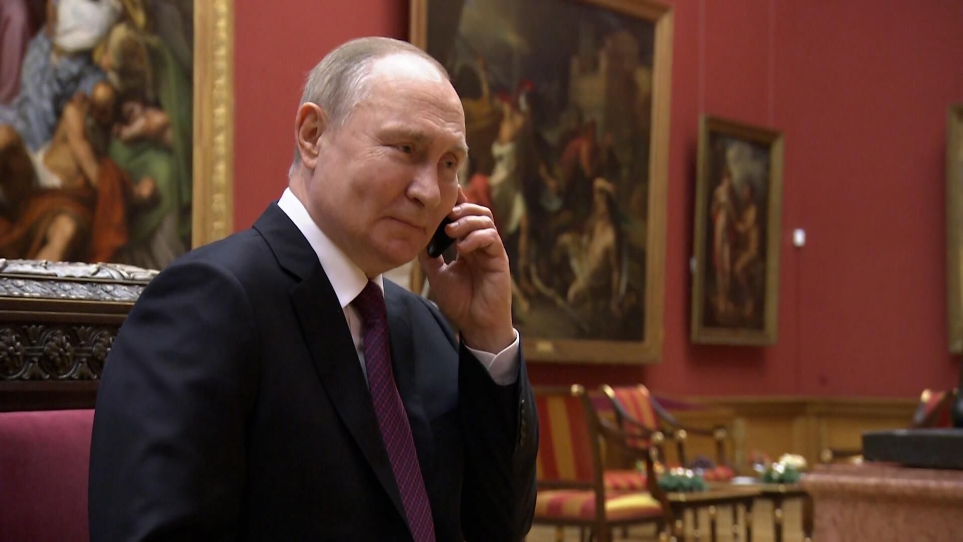 Путин исполнил мечту девочки из Запорожской области Путин исполнил мечту девочки из Запорожской области - РИА Новости, 1920, 27.12.2022