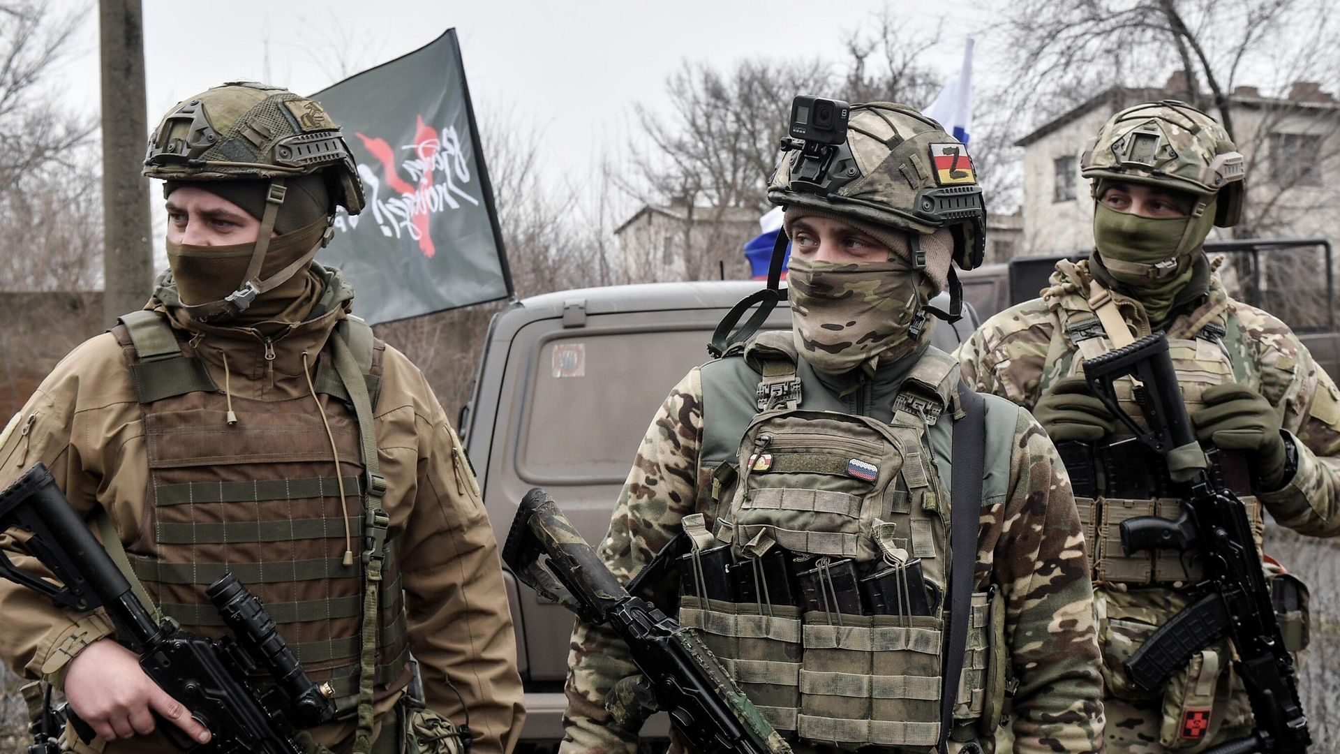 Военнослужащие России возле автомобиля Общероссийского народного фронта (ОНФ) с гуманитарной помощью на Запорожском направлении Военнослужащие России возле автомобиля Общероссийского народного фронта (ОНФ) с гуманитарной помощью на Запорожском направлении - РИА Новости, 1920, 28.12.2022