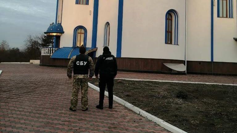 Сотрудники СБУ во время обысков на объектах канонической Украинской православной церкви Сотрудники СБУ во время обысков на объектах канонической Украинской православной церкви - РИА Новости, 1920, 17.01.2023