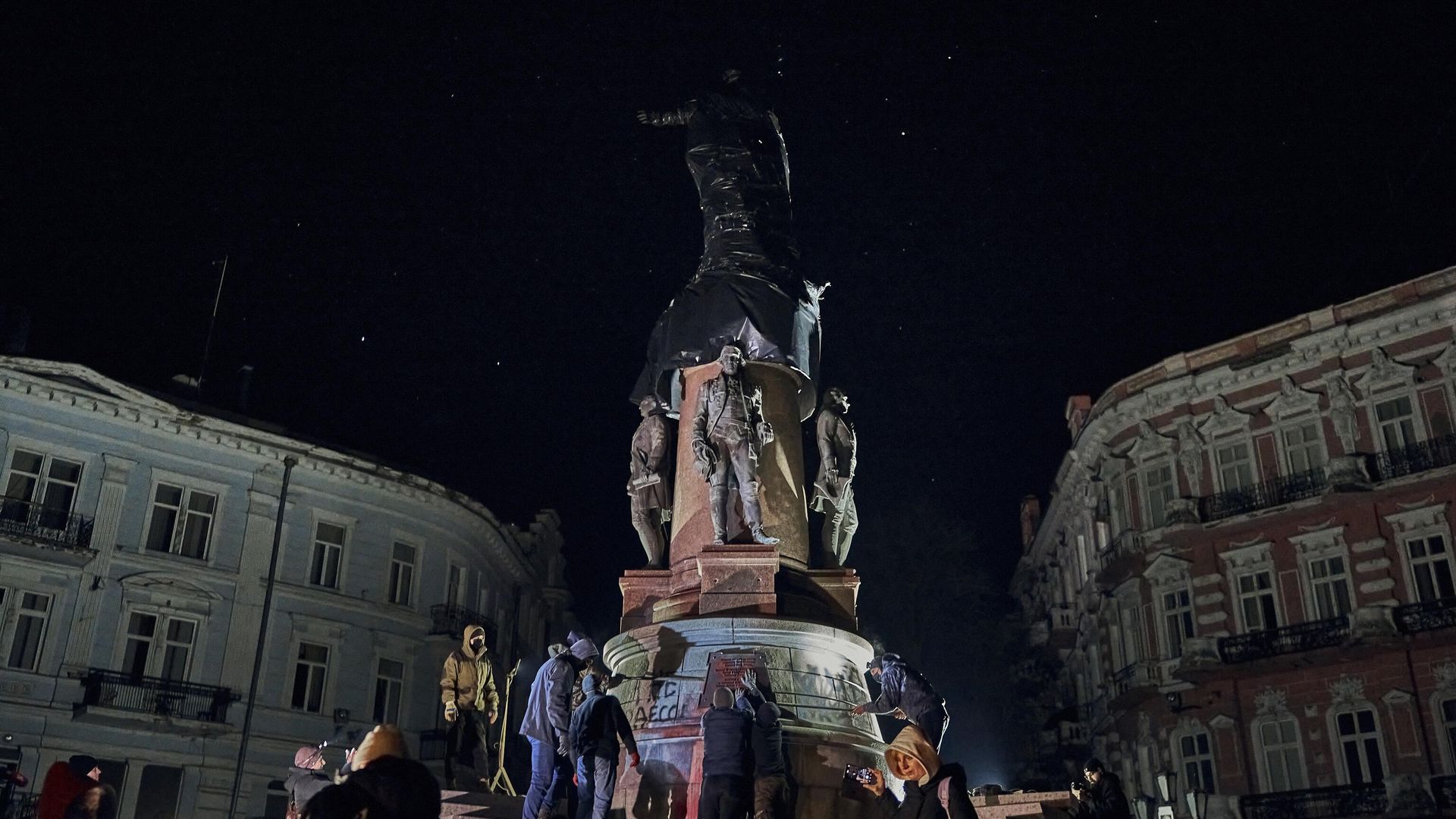 Демонтаж памятника Екатерине II в Одессе Демонтаж памятника Екатерине II в Одессе - РИА Новости, 1920, 29.12.2022