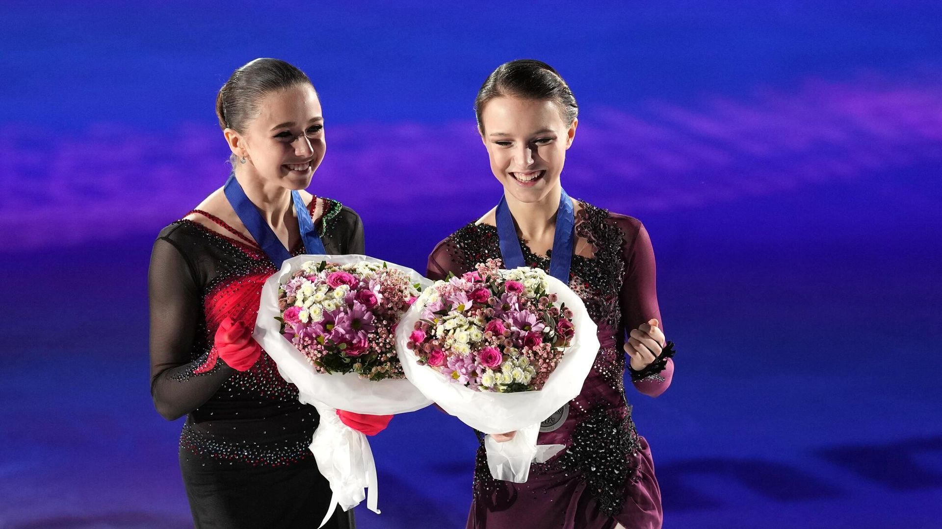 Российские фигуристки Камила Валиева и Анна Щербакова (слева напрво) Российские фигуристки Камила Валиева и Анна Щербакова (слева напрво) - РИА Новости, 1920, 28.04.2024
