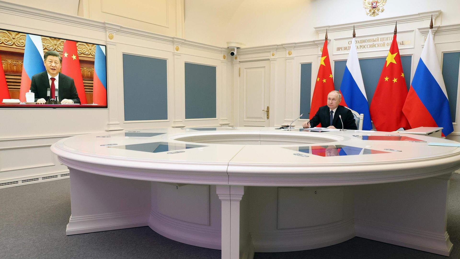 Президент РФ Владимир Путин во время переговоров в режиме видеоконференции с председателем Китайской Народной Республики Си Цзиньпином. 30 декабря 2022 Президент РФ Владимир Путин во время переговоров в режиме видеоконференции с председателем Китайской Народной Республики Си Цзиньпином. 30 декабря 2022 - РИА Новости, 1920, 30.12.2022