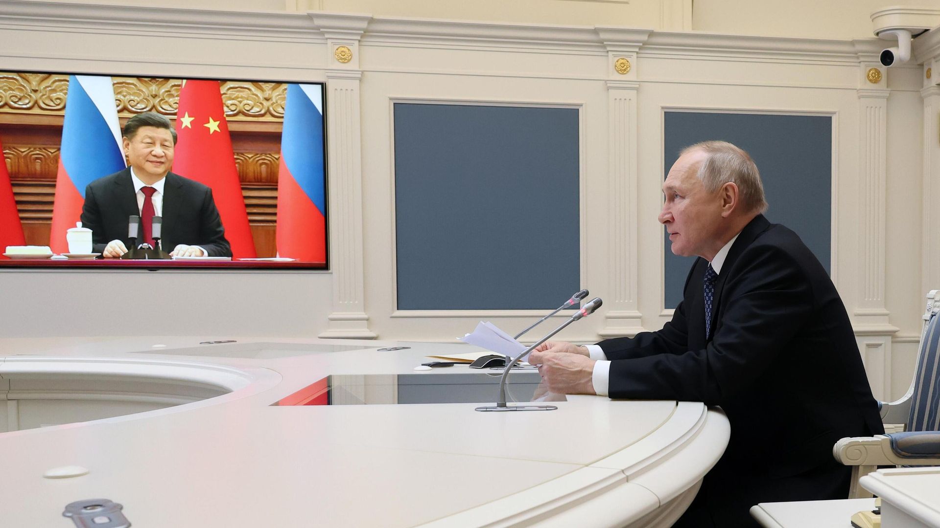 Президент РФ Владимир Путин во время переговоров в режиме видеоконференции с председателем Китайской Народной Республики Си Цзиньпином Президент РФ Владимир Путин во время переговоров в режиме видеоконференции с председателем Китайской Народной Республики Си Цзиньпином - РИА Новости, 1920, 30.12.2022