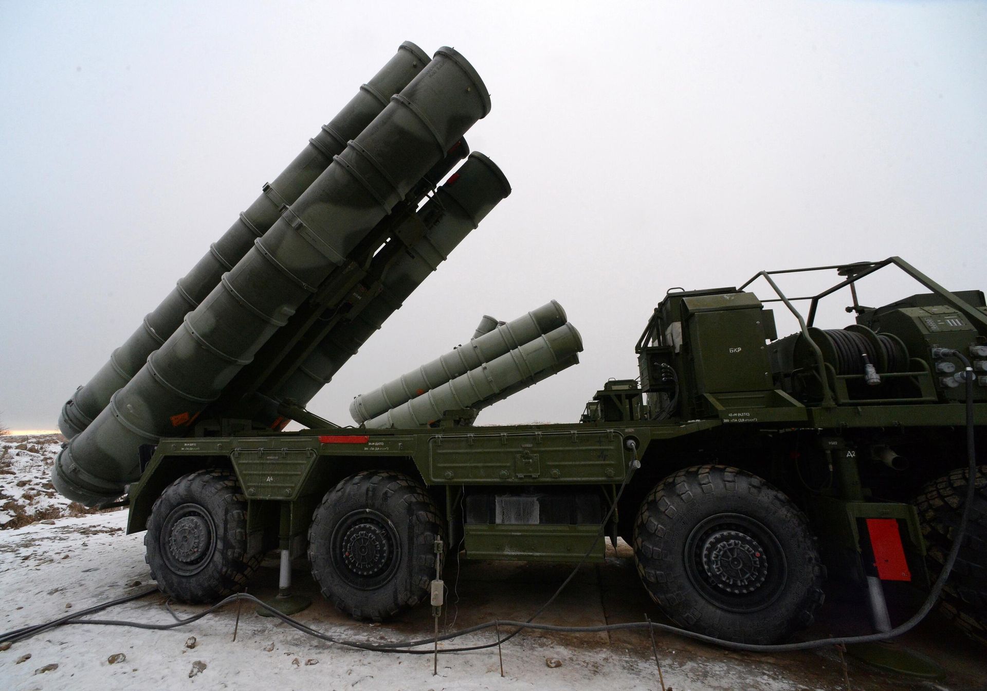 Зенитные ракетные комплексы С-400 Триумф на боевых позициях по охране воздушного пространства Зенитные ракетные комплексы С-400 Триумф на боевых позициях по охране воздушного пространства - РИА Новости, 1920, 15.11.2024