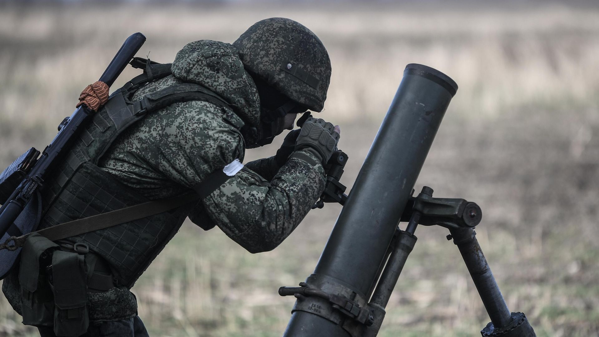 Военнослужащий минометного расчета Вооруженных сил РФ участвует в боевых действиях на Запорожском направлении специальной военной операции - РИА Новости, 1920, 22.04.2023