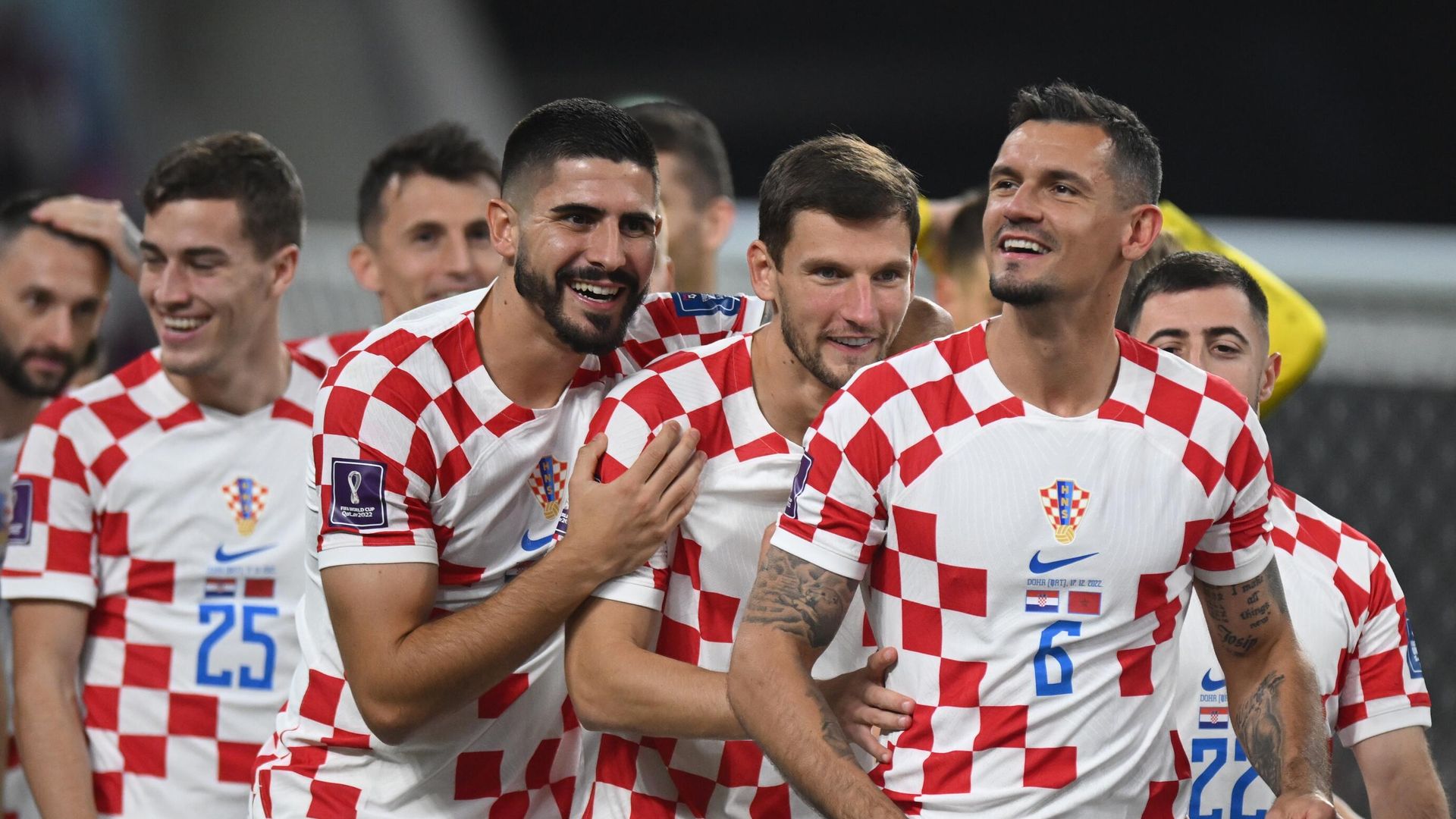 Игроки сборной Хорватии Деян Ловрен, Борна Баришич, Мартин Эрлич (справа налево) Игроки сборной Хорватии Деян Ловрен, Борна Баришич, Мартин Эрлич (справа налево) - РИА Новости, 1920, 23.02.2023