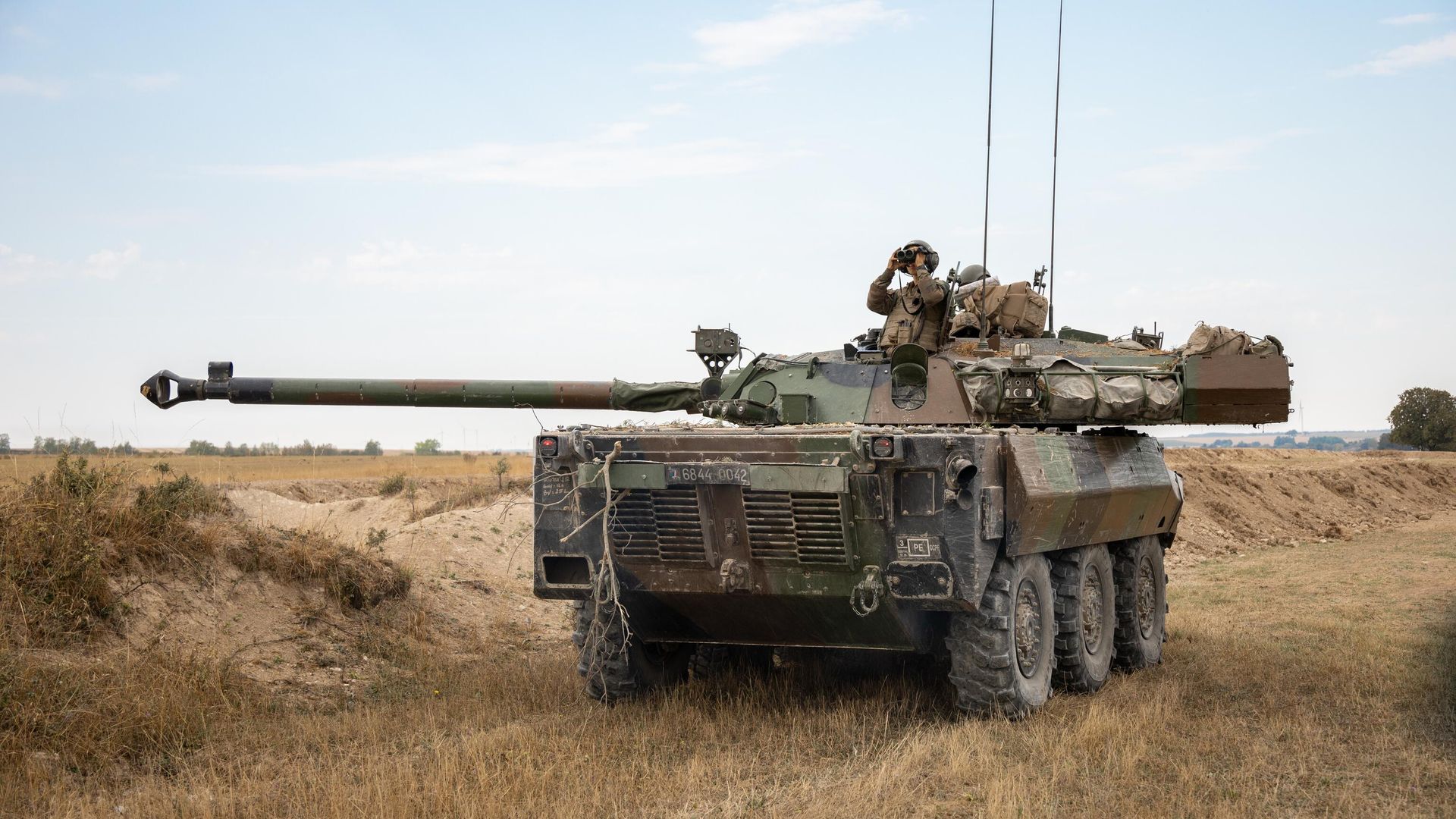Французский тяжелый бронеавтомобиль AMX-10RC - РИА Новости, 1920, 04.01.2023