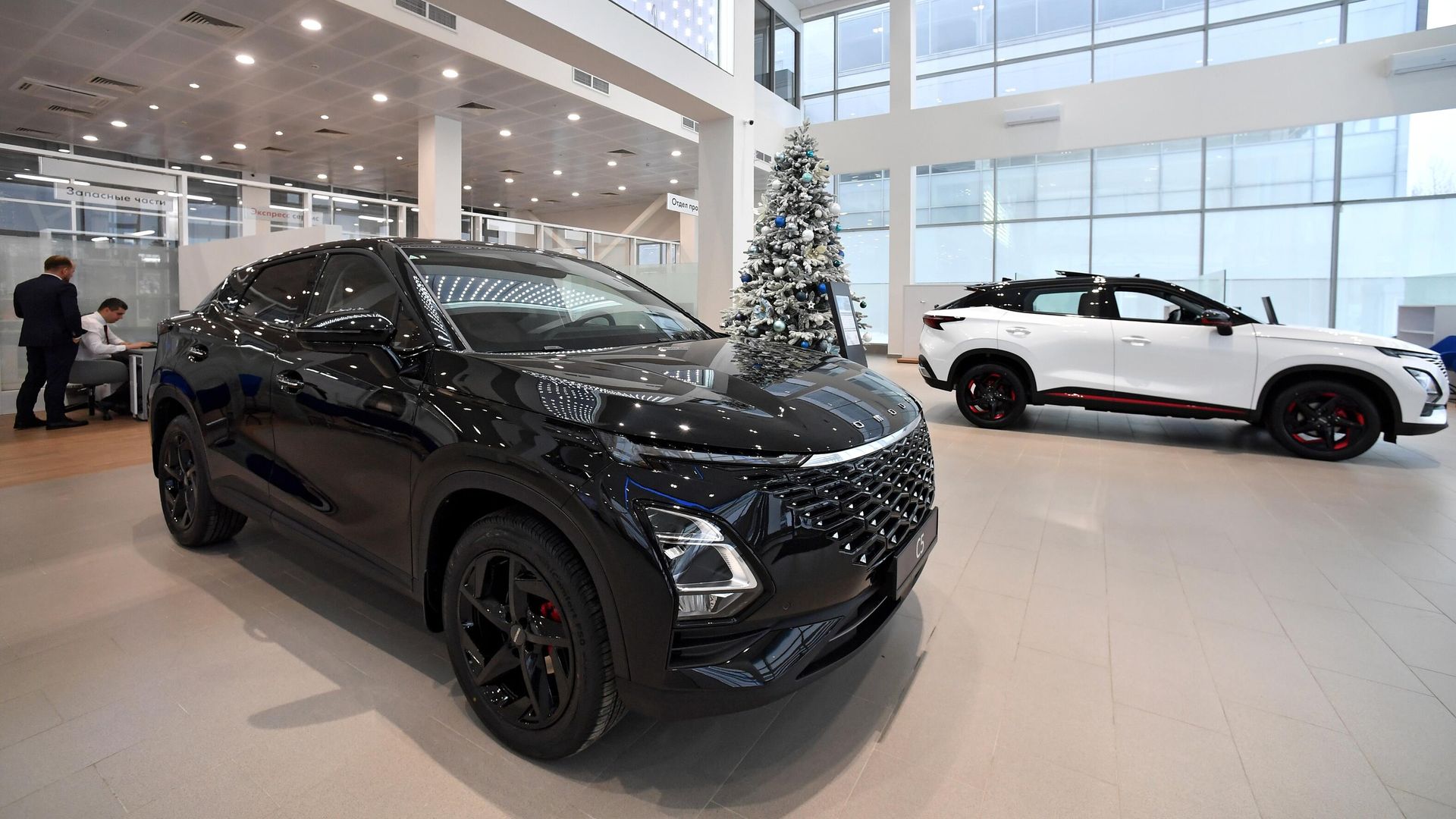 Автомобили Chery Omoda в автосалоне официального дилера ГК АВТОРУСЬ в Подольске - РИА Новости, 1920, 10.12.2025