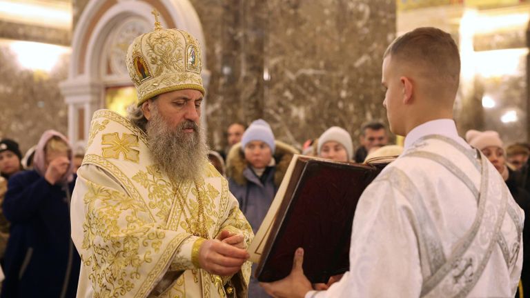 Архиепископ Калининградский и Балтийский Серафим во время Рождественской службы в кафедральном соборе Христа Спасителя в Калининграде Архиепископ Калининградский и Балтийский Серафим во время Рождественской службы в кафедральном соборе Христа Спасителя в Калининграде