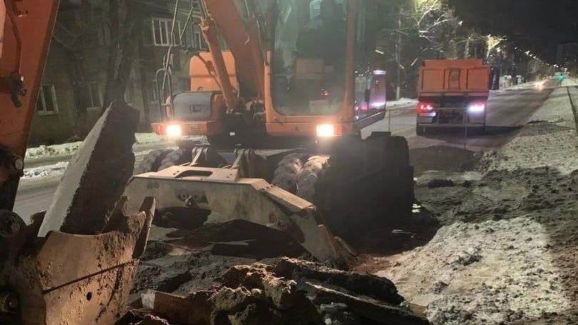 Место аварии на теплосети в Курске Место аварии на теплосети в Курске - РИА Новости, 1920, 10.01.2023