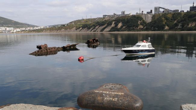 На территории рыбного терминала Магаданского морского порта