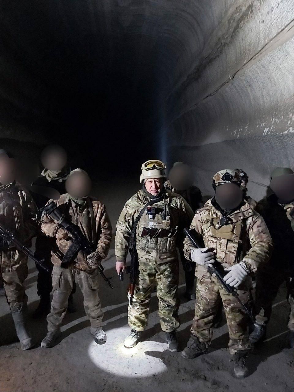 Бойцы ЧВК Вагнер с Евгением Пригожиным в соляных шахтах Соледара Бойцы ЧВК Вагнер с Евгением Пригожиным в соляных шахтах Соледара - РИА Новости, 1920, 11.01.2023