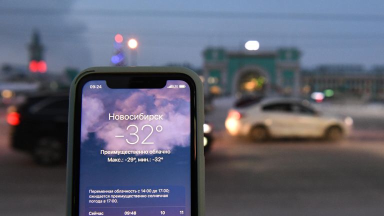 Температура на экране мобильного телефона в Новосибирске Температура на экране мобильного телефона в Новосибирске
