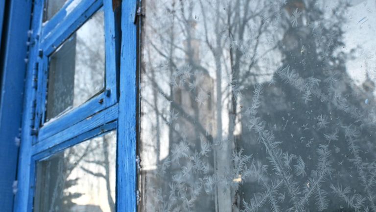Отражение церкви в окне жилого дома в городе Тара Омской области Отражение церкви в окне жилого дома в городе Тара Омской области