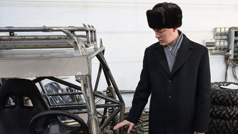 Губернатор Хабаровского края Михаил Дегтярев на площадке по производству тактического багги для спецоперации Губернатор Хабаровского края Михаил Дегтярев на площадке по производству тактического багги для спецоперации