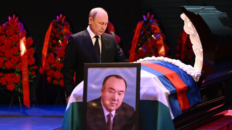 Президент РФ Владимир Путин на церемонии прощания с первым президентом Республики Башкортостан Муртазой Рахимовым