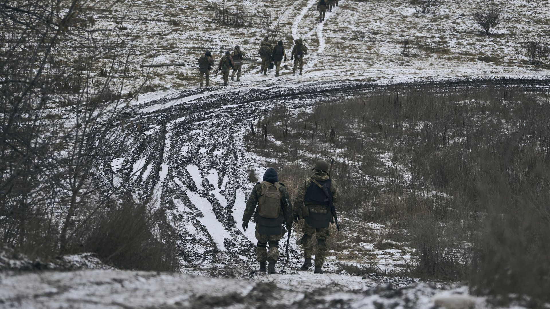 Украинские солдаты возле Артемовска Украинские солдаты возле Артемовска - РИА Новости, 1920, 27.02.2024