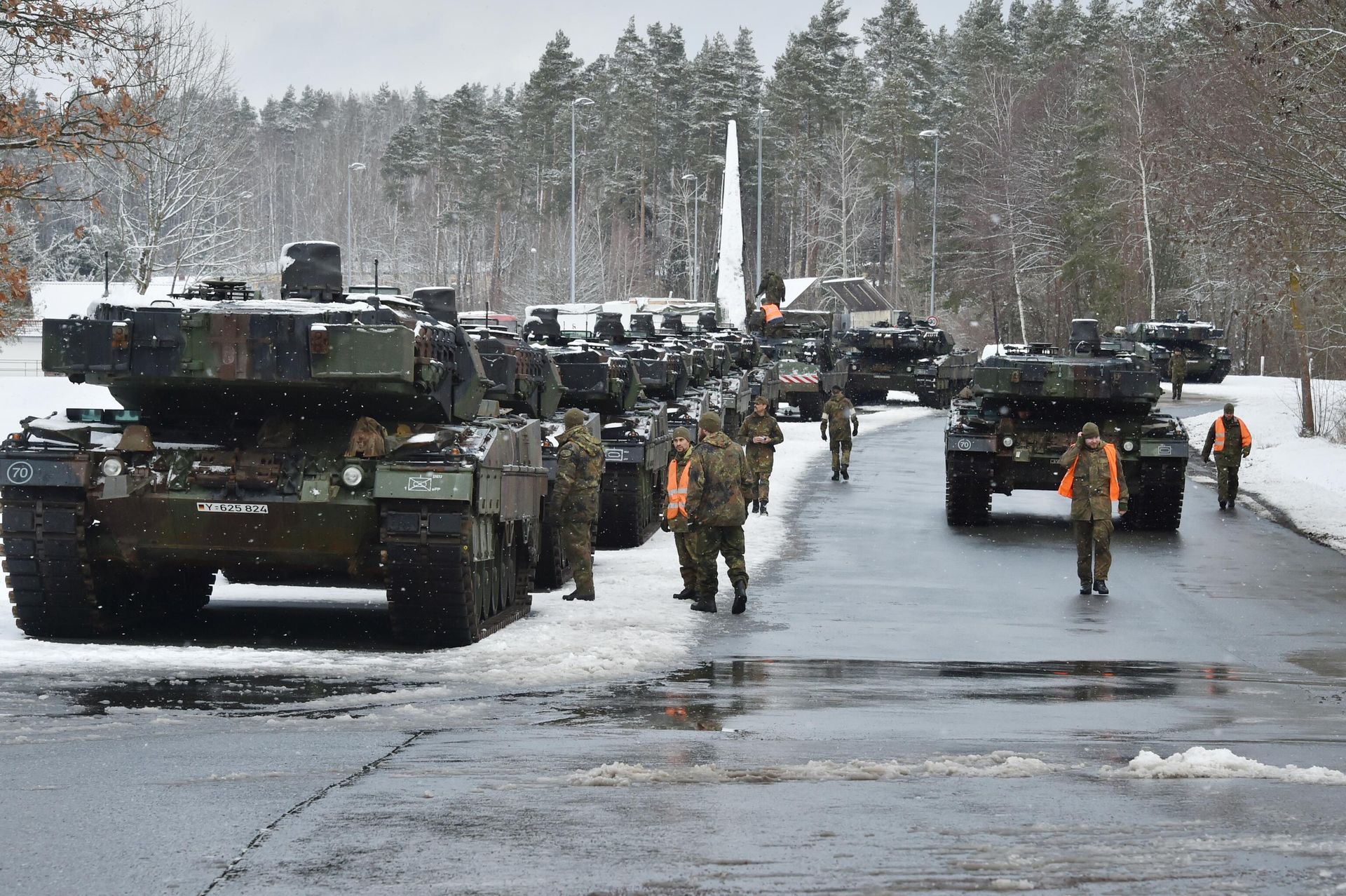 Немецкие танки Leopard 2 Немецкие танки Leopard 2 - РИА Новости, 1920, 18.01.2023