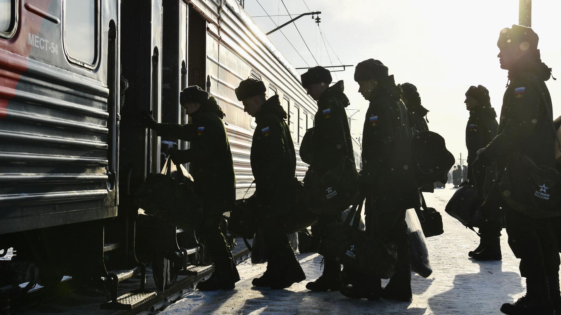 Призывники на перроне железнодорожного вокзала Призывники на перроне железнодорожного вокзала - РИА Новости, 1920, 18.02.2025