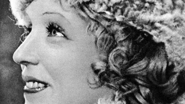 Марина Ладынина в фильме В шесть часов вечера после войны. 1944 год