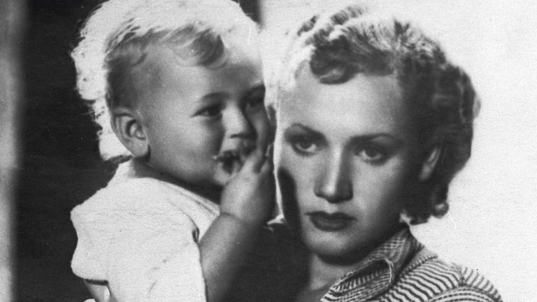 Актриса Лидия Смирнова в фильме Моя любовь. 1940 год