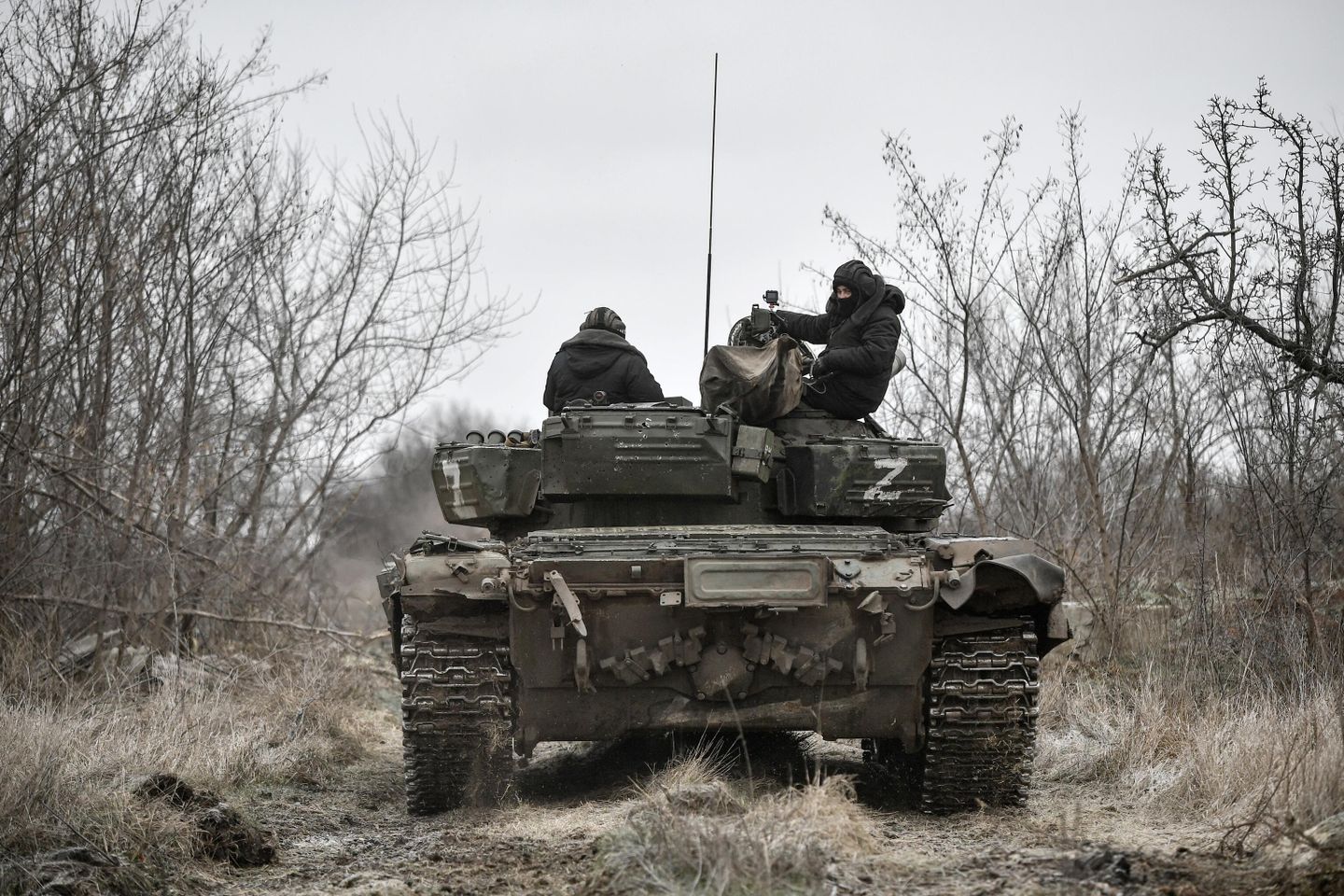 Танк Т-72 вооруженных сил РФ в зоне СВО Танк Т-72 вооруженных сил РФ в зоне СВО