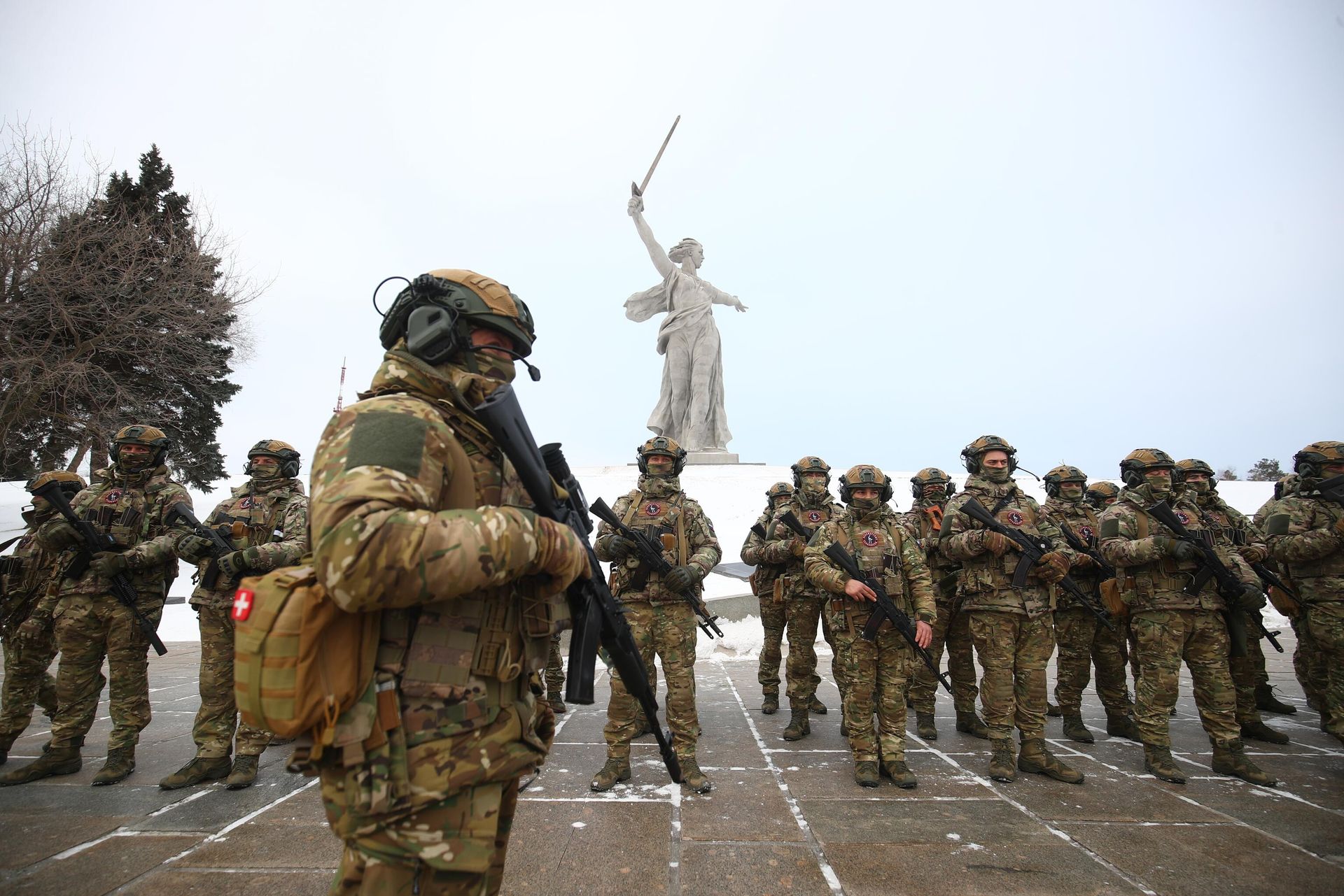 Добровольцы отряда Сталинград на Мамаевом кургане перед отправкой в зону проведения специальной военной операции Добровольцы отряда Сталинград на Мамаевом кургане перед отправкой в зону проведения специальной военной операции - РИА Новости, 1920, 30.03.2023