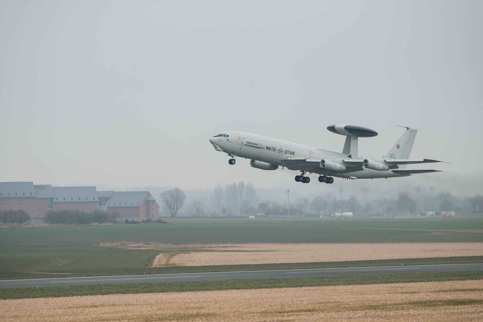 Самолет дальнего радиолокационного обнаружения Boeing E-3 Sentry AWACS НАТО - РИА Новости, 1920, 10.07.2026