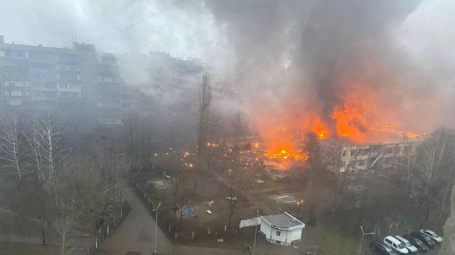 Место падения вертолета в Броварах, Украина
